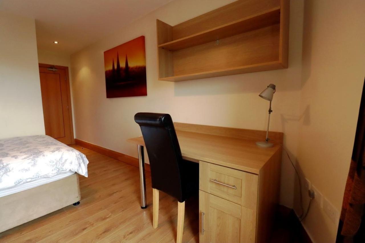 St Angela'S Lakeside Aparthotel Sala Sligo Bagian luar foto